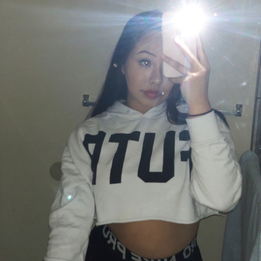 ‘FUTR’ cropped white hoodie PRICE DROP‼️